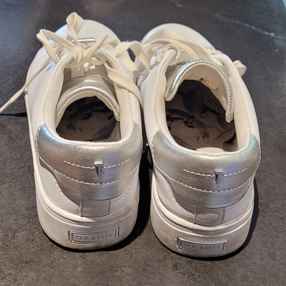 Ted Baker Zenis Sneakers. Size 8 - Picture 5 of 11